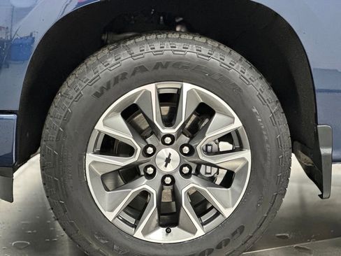 Used 2023 Chevrolet Silverado 1500 RST AWD/4WD image 25