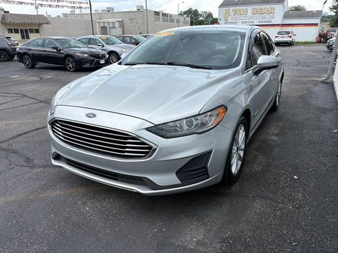 Used 2019 Ford Fusion SE FWD image 6