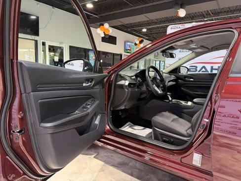 Used 2025 Nissan Altima 2.5 SV image 25