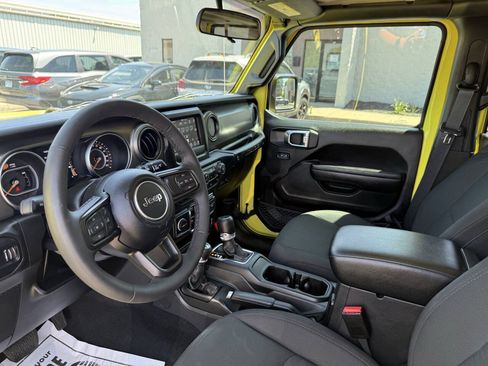 Used 2023 Jeep Wrangler Unlimited Sport AWD/4WD image 16