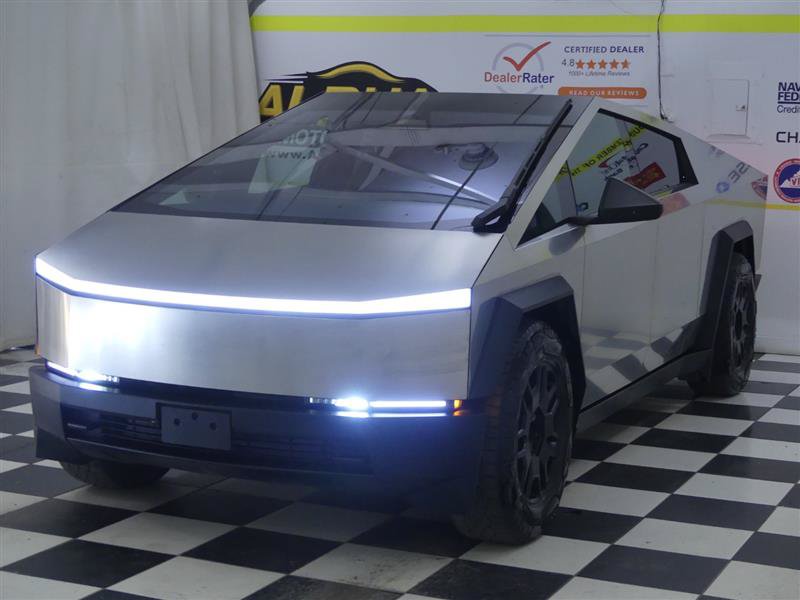Used 2024 Tesla Cybertruck AWD Crew Cab image 3