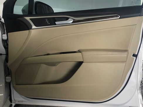 Used 2013 Ford Fusion SE image 16