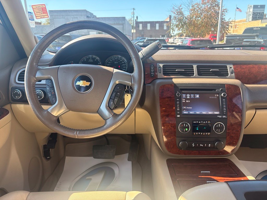 Used 2013 Chevrolet Avalanche LTZ AWD/4WD image 34
