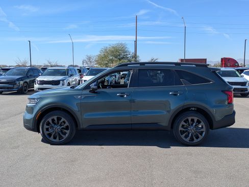 Certified 2023 Kia Sorento SX Prestige image 2