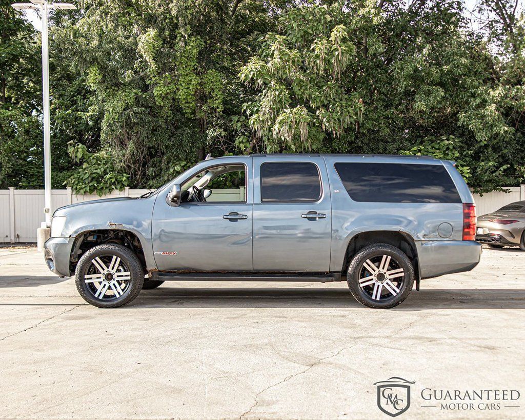 Used 2008 Chevrolet Suburban LT w/ LT Preferred Equipment Group AWD/4WD image 4
