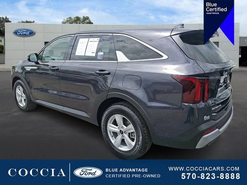 Used 2025 Kia Sorento LX FWD image 6