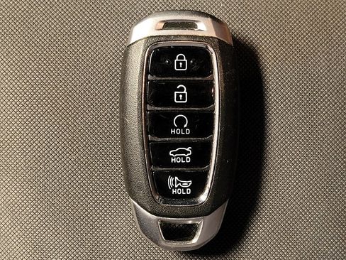 Used 2023 Hyundai Elantra SEL FWD image 32