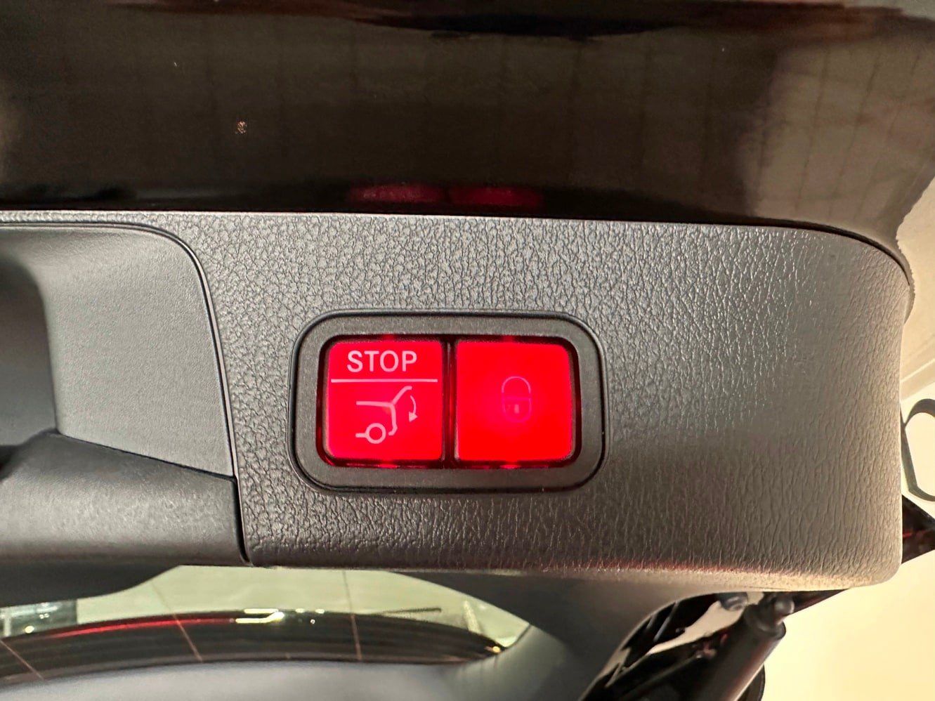 Used 2023 Mercedes-Benz GLB 250 4MATIC image 33