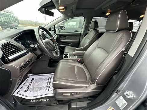 Used 2023 Honda Odyssey Elite image 11