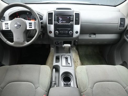 Used 2015 Nissan Frontier SV AWD/4WD image 19