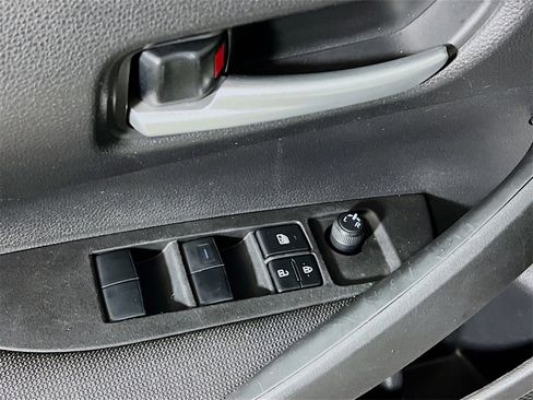 Certified 2021 Toyota Corolla LE image 17