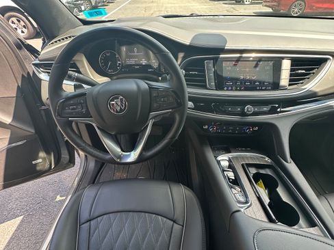 Used 2023 Buick Enclave Avenir w/ Avenir Technology Package AWD/4WD image 19