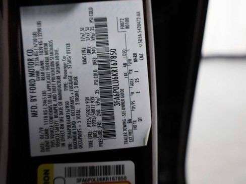 Used 2019 Ford Fusion SE image 41