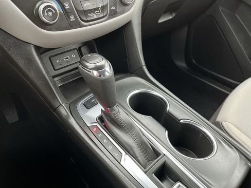 Used 2021 Chevrolet Equinox LS image 22