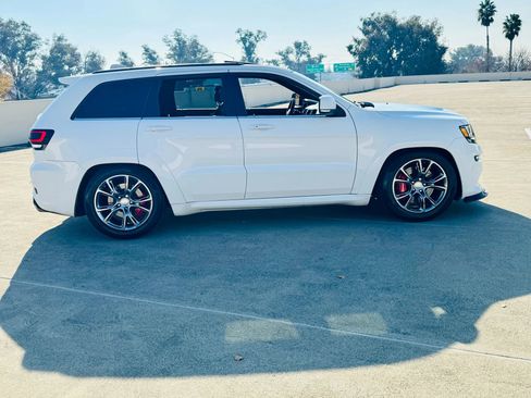 Used 2014 Jeep Grand Cherokee SRT8 w/ Luxury Group II image 11