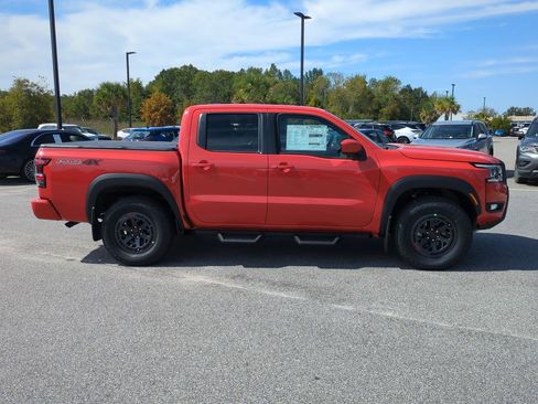 New 2026 Nissan Frontier PRO-4X w/ Pro-4x Convenience Package image 2