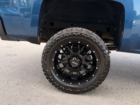 Used 2018 Chevrolet Silverado 1500 LT w/ All Star Edition AWD/4WD image 46