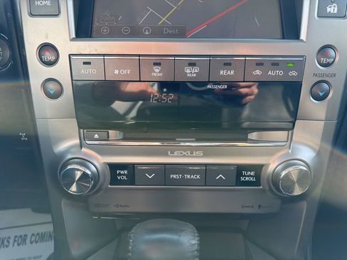 Used 2015 Lexus GX 460 w/ Premium Package image 35