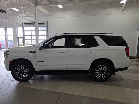 Used 2023 GMC Yukon AT4 w/ Technology Package AWD/4WD image 2