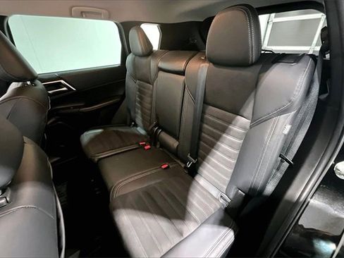 Used 2023 Mitsubishi Outlander SE image 23