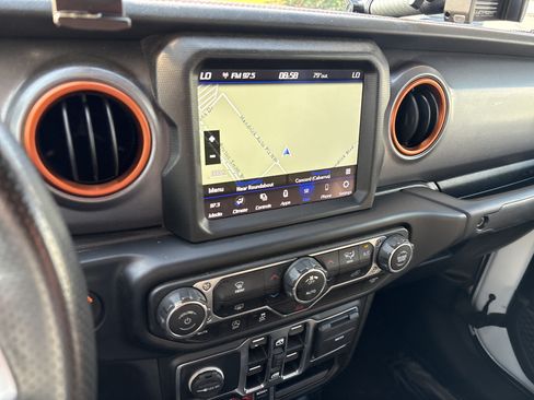 Used 2022 Jeep Gladiator Mojave AWD/4WD image 28