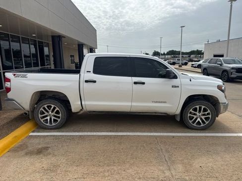 Used 2019 Toyota Tundra SR5 w/ SR5 Upgrade Package AWD/4WD image 8
