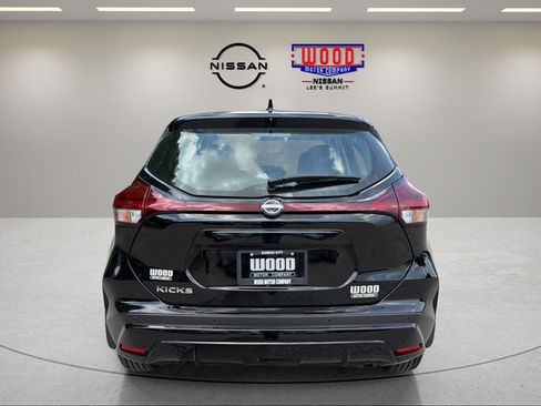 Certified 2025 Nissan Kicks Play S FWD image 3