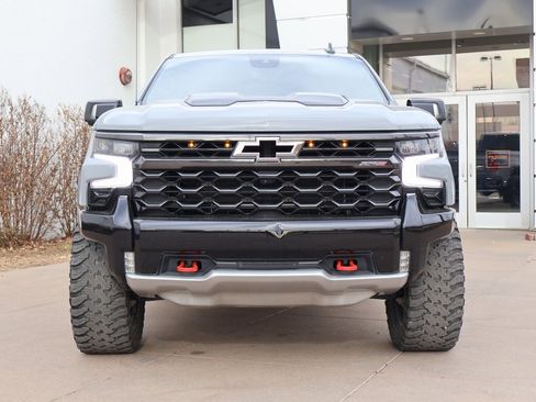 Used 2024 Chevrolet Silverado 1500 ZR2 w/ Technology Package image 2