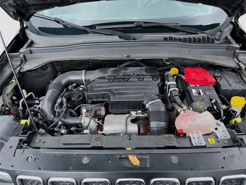 Used 2022 Jeep Renegade Limited image 30