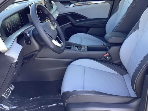 New 2026 Volkswagen Tiguan SE R-Line image 22