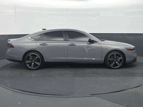 Used 2025 Honda Accord Sport image 8