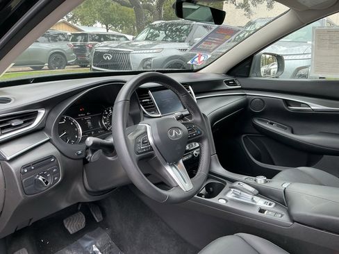 Certified 2025 INFINITI QX50 Pure image 21
