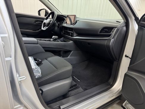 Certified 2025 Nissan Rogue S image 23