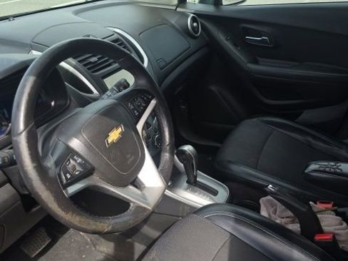 Used 2016 Chevrolet Trax LT w/ LT Convenience Package image 9