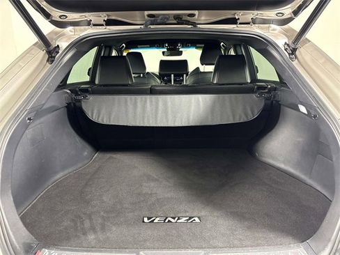 Used 2022 Toyota Venza XLE image 11