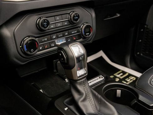 Used 2025 Ford Bronco Outer Banks w/ Sasquatch Package image 51