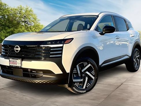 New 2026 Nissan Kicks SV w/ Charging Package FWD image 2