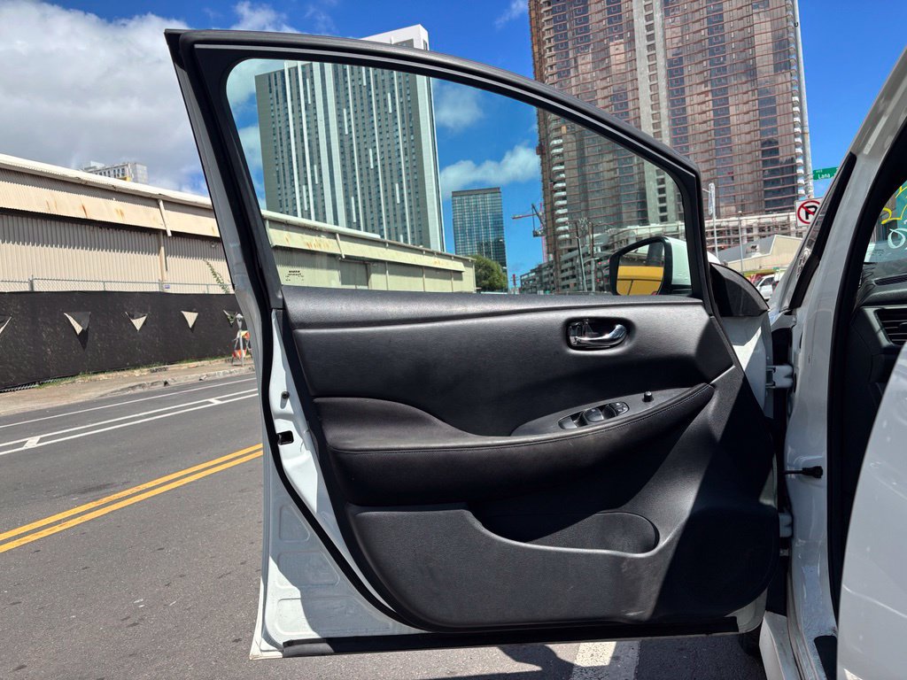 Used 2019 Nissan Leaf S w/ S Charge Package FWD image 8