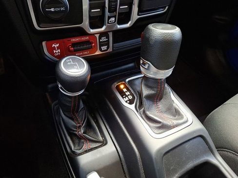 Certified 2021 Jeep Wrangler Unlimited Rubicon w/ Cold Weather Group image 17