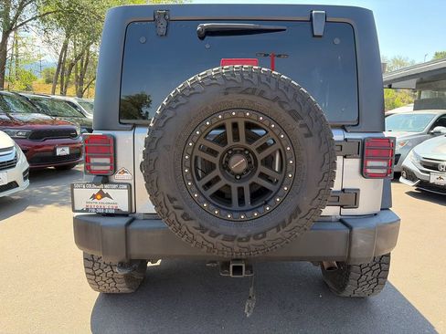 Used 2017 Jeep Wrangler Unlimited Sport w/ Max Tow Package AWD/4WD image 6