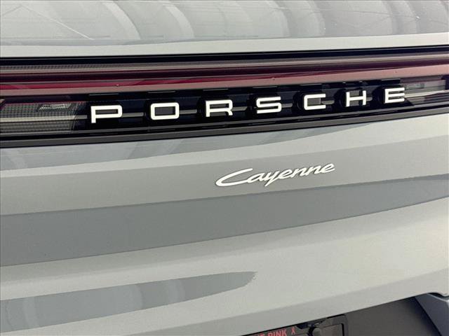 Certified 2026 Porsche Cayenne AWD/4WD image 26