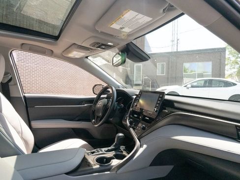 Used 2023 Toyota Camry XSE FWD image 11
