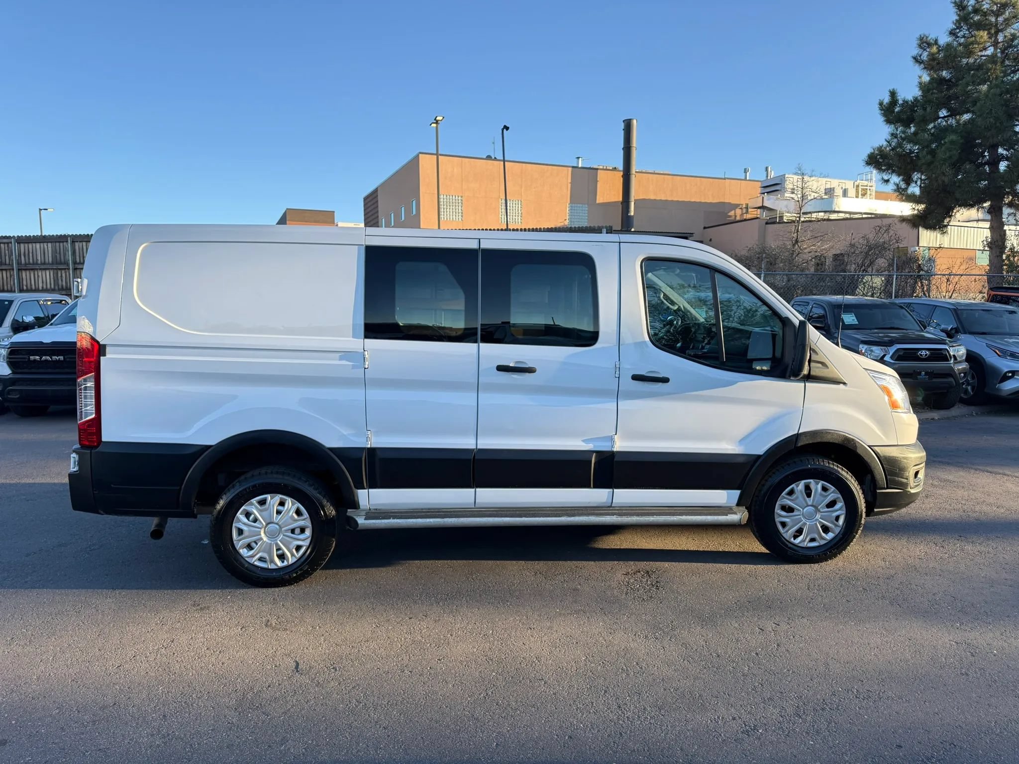 Used 2021 Ford Transit 250 Low Roof w/ Exterior Upgrade Package RWD image 9