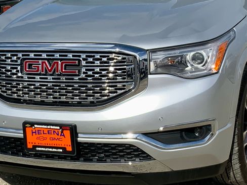 Used 2019 GMC Acadia Denali image 11