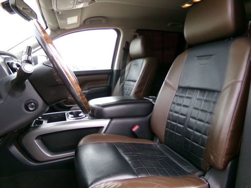 Used 2017 Nissan Titan Platinum Reserve image 17