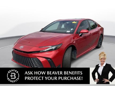 Used 2025 Toyota Camry SE w/ Convenience Package FWD image 1