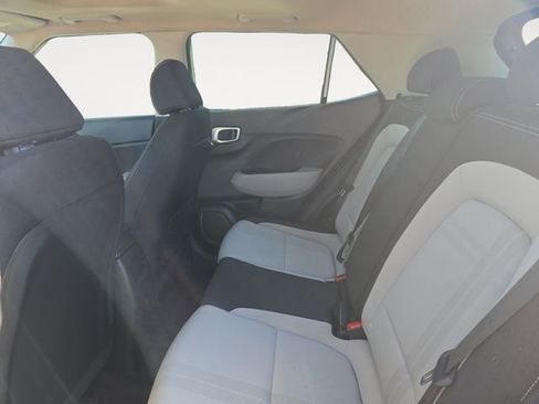 Used 2022 Hyundai Venue SEL image 14