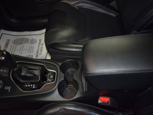 Used 2023 Jeep Cherokee Altitude Lux image 15