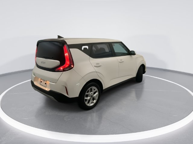 Used 2023 Kia Soul LX w/ LX Technology Package FWD image 6