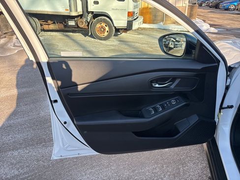 Used 2023 Honda Accord Sport image 11